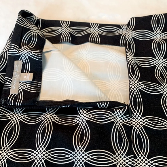 Banana Republic women’s skirt, black, white, size 12. - Picture 4 of 8